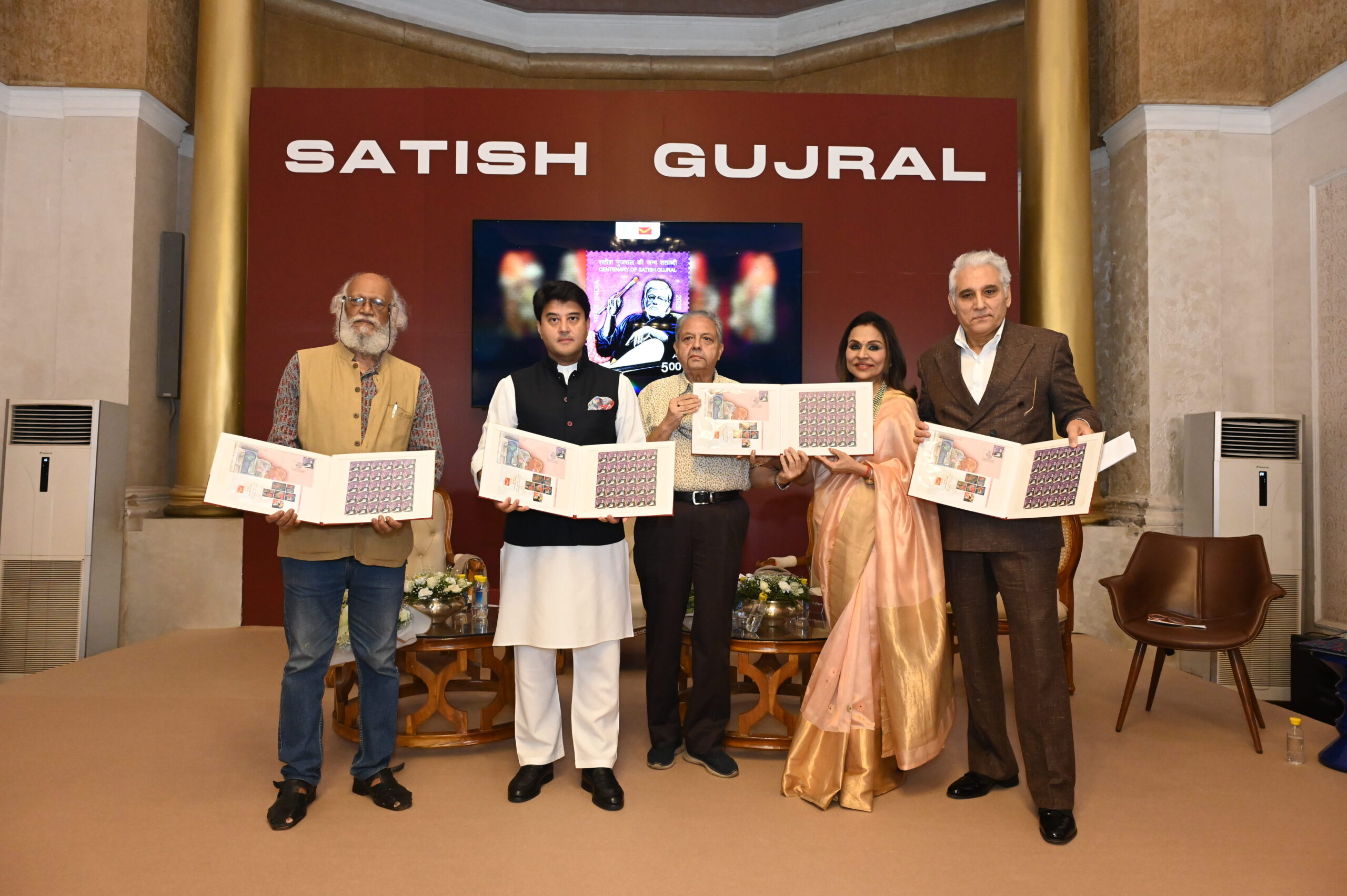 (L-R) Shri Jatin Das, Hon’ble Minister Shri Jyotiraditya M. Scindia, Shri Rajeev Lochan, Smt Raseel Gujral Ansal, and Shri Navin Ansal